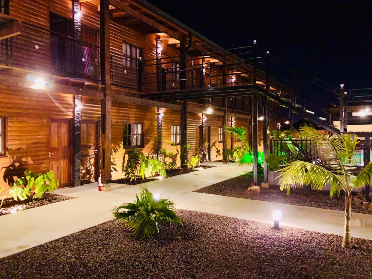 Hotel Alma Pura Puerto Iguazú Buitenkant foto