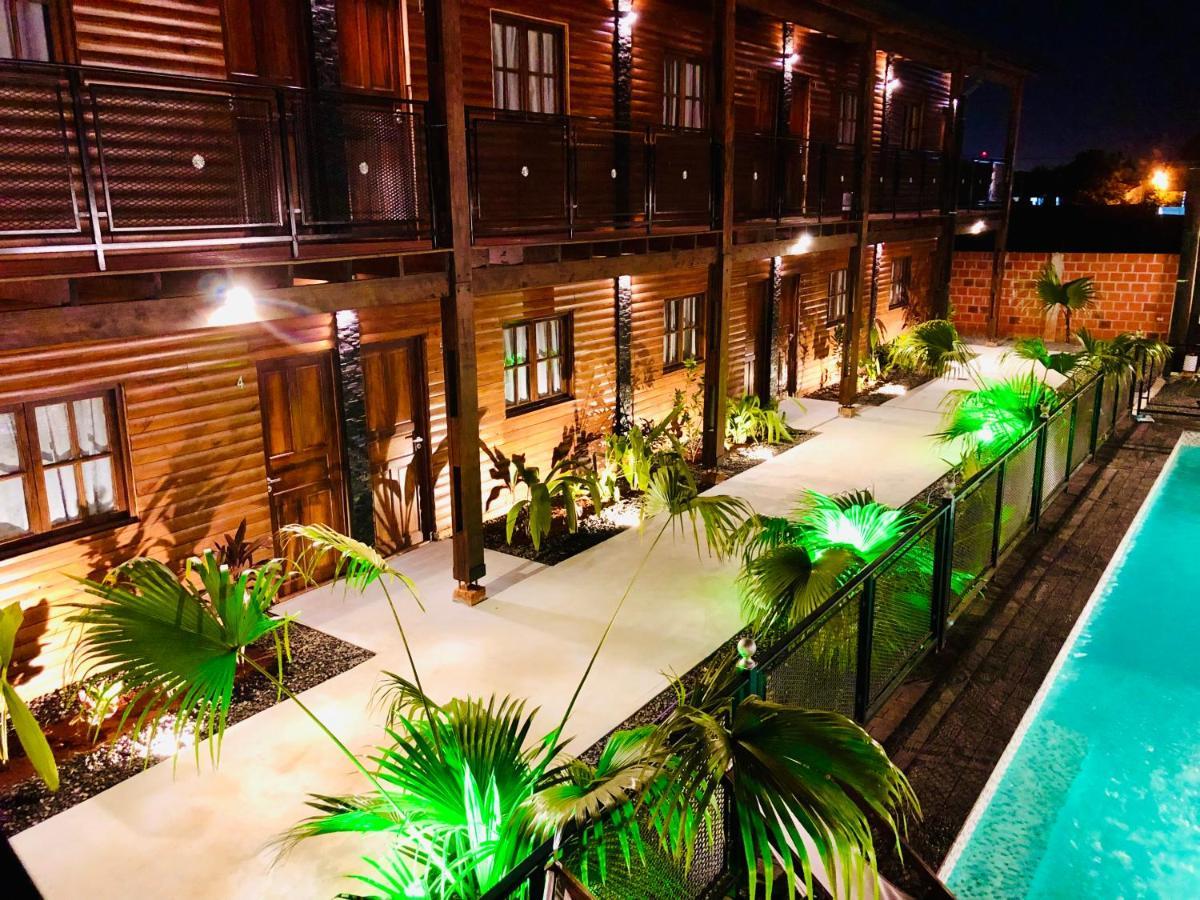 Hotel Alma Pura Puerto Iguazú Buitenkant foto