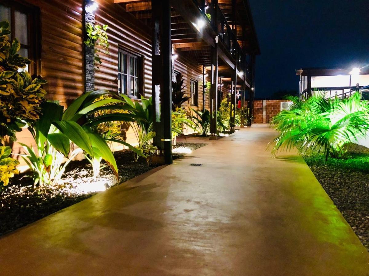 Hotel Alma Pura Puerto Iguazú Buitenkant foto
