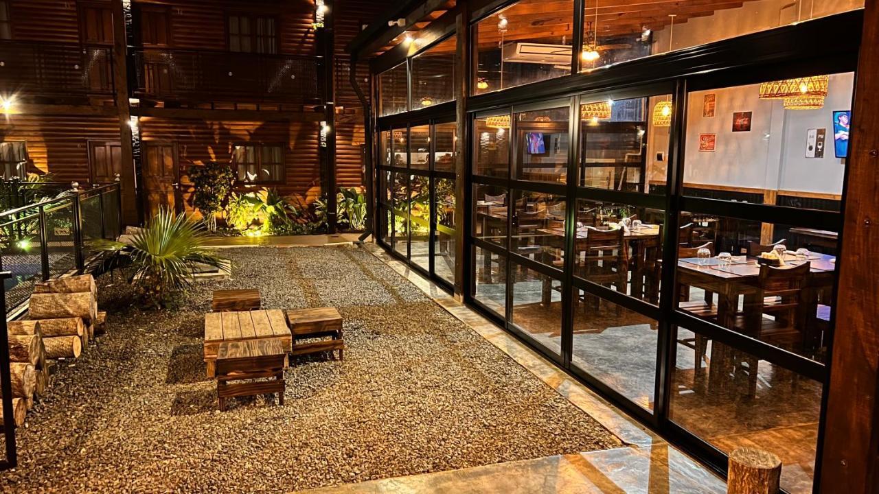 Hotel Alma Pura Puerto Iguazú Buitenkant foto